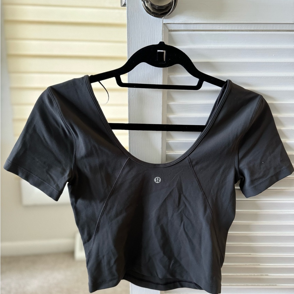 Lululemon Align tee Slim fit Crop Short Sleeves  size 4